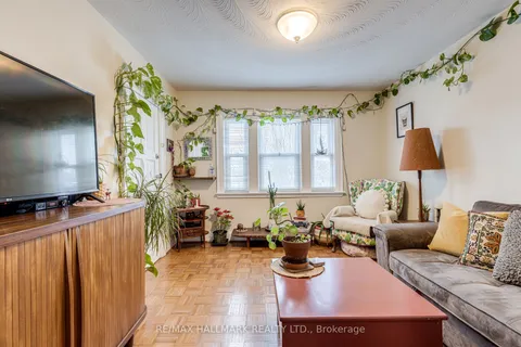 329 Vaughan Road, ON M6C 2N5