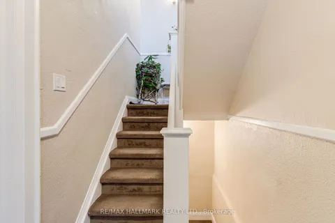 329 Vaughan Road, ON M6C 2N5
