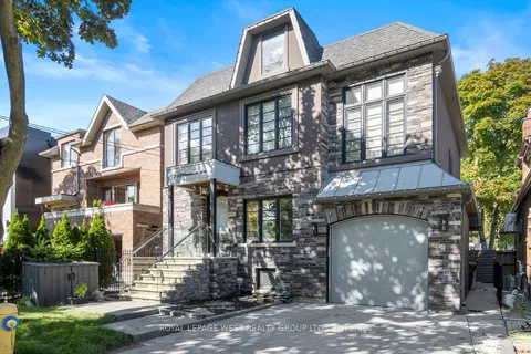 218 Cameron Avenue, ON M2N 1E7