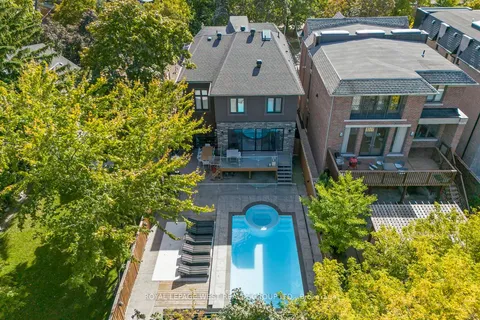 218 Cameron Avenue, ON M2N 1E7