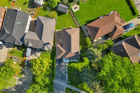 229 Ridley Boulevard, ON M5M 3M5