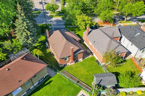 229 Ridley Boulevard, ON M5M 3M5