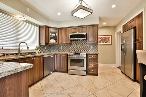 49 Hearthstone Crescent, ON M2R 1G2