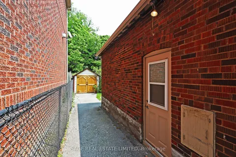61 Banff Road, ON M4S 2V6