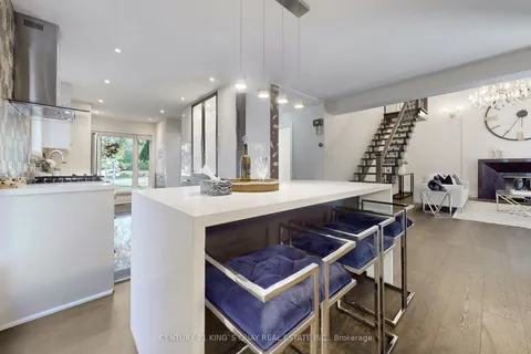 22 Coreydale Court, ON M3H 4T2