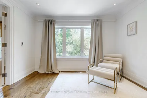 30 Kilbarry Road, Toronto, ON M5P 1K5