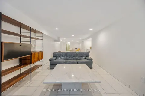 31 George Henry Boulevard, ON M2J 1E3