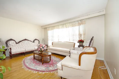 6 Ravenrock Court, ON M3A 2Y9