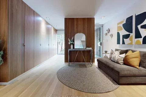 840 Richmond Street, ON M6J 1C9