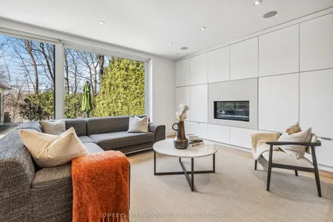 12 Highland Crescent, ON M4W 2S7