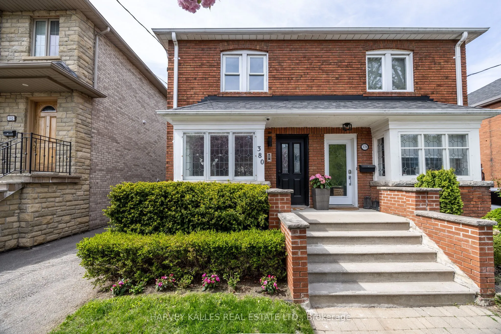 380 Old Orchard Grove, ON M5M 2E9