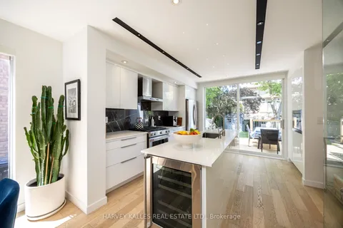 380 Old Orchard Grove, ON M5M 2E9