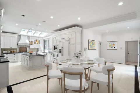 40 Old Colony Road, ON M2L 2K1