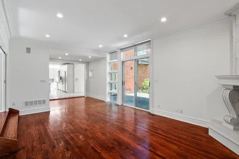 40 Old Colony Road, ON M2L 2K1