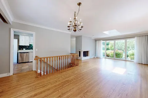 46 Chelford Road, ON M3B 2E5