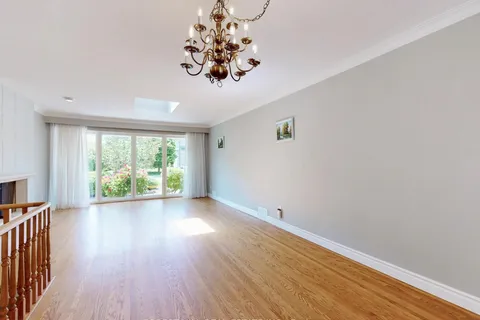 46 Chelford Road, ON M3B 2E5