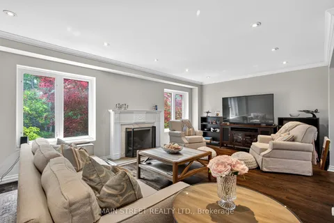 737 Merton Street, ON M4S 1B4