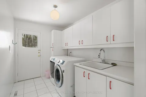 371 Woodsworth Road, ON M2L 2T8