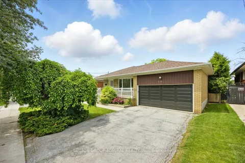 40 Marathon Crescent, ON M2R 2L7