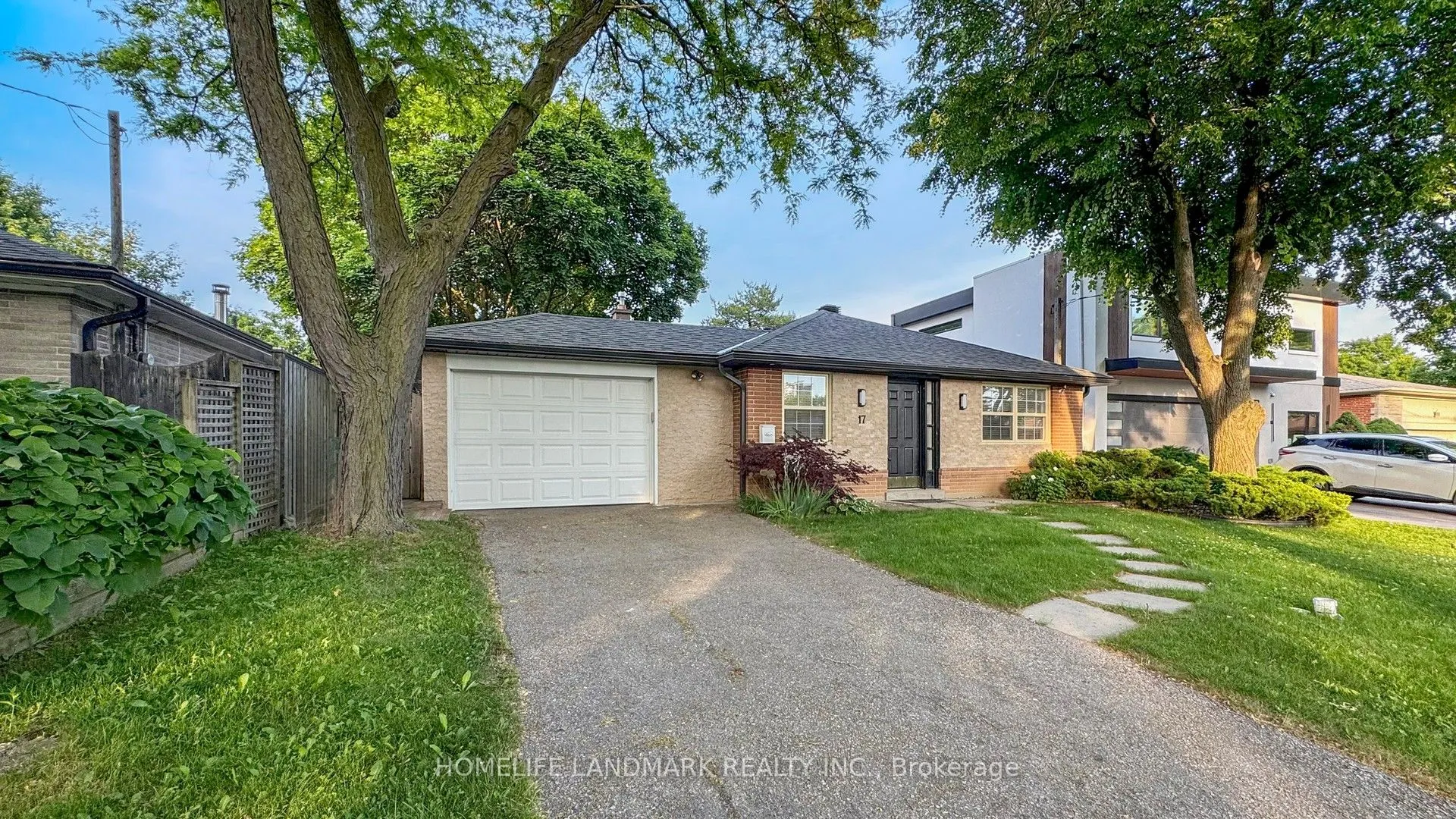 17 evermede Drive, ON M3A 2S2