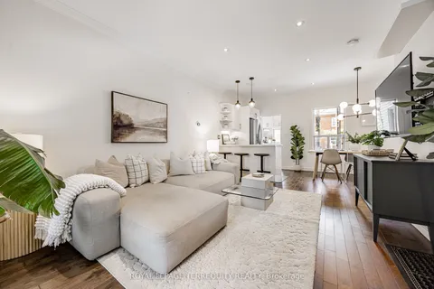 34 O'leary Avenue, Toronto, ON M6E 1L4