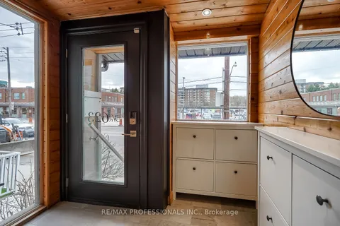 623 Dupont Street, ON M6G 1Z3