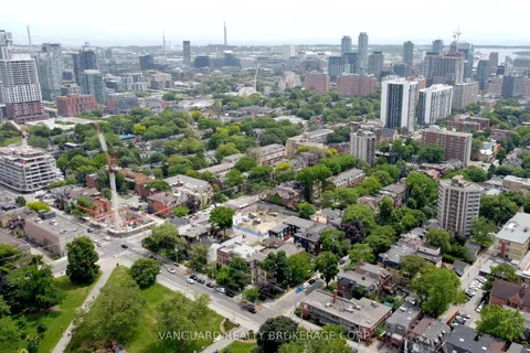 185 Gerrard Street, ON M5A 2E5