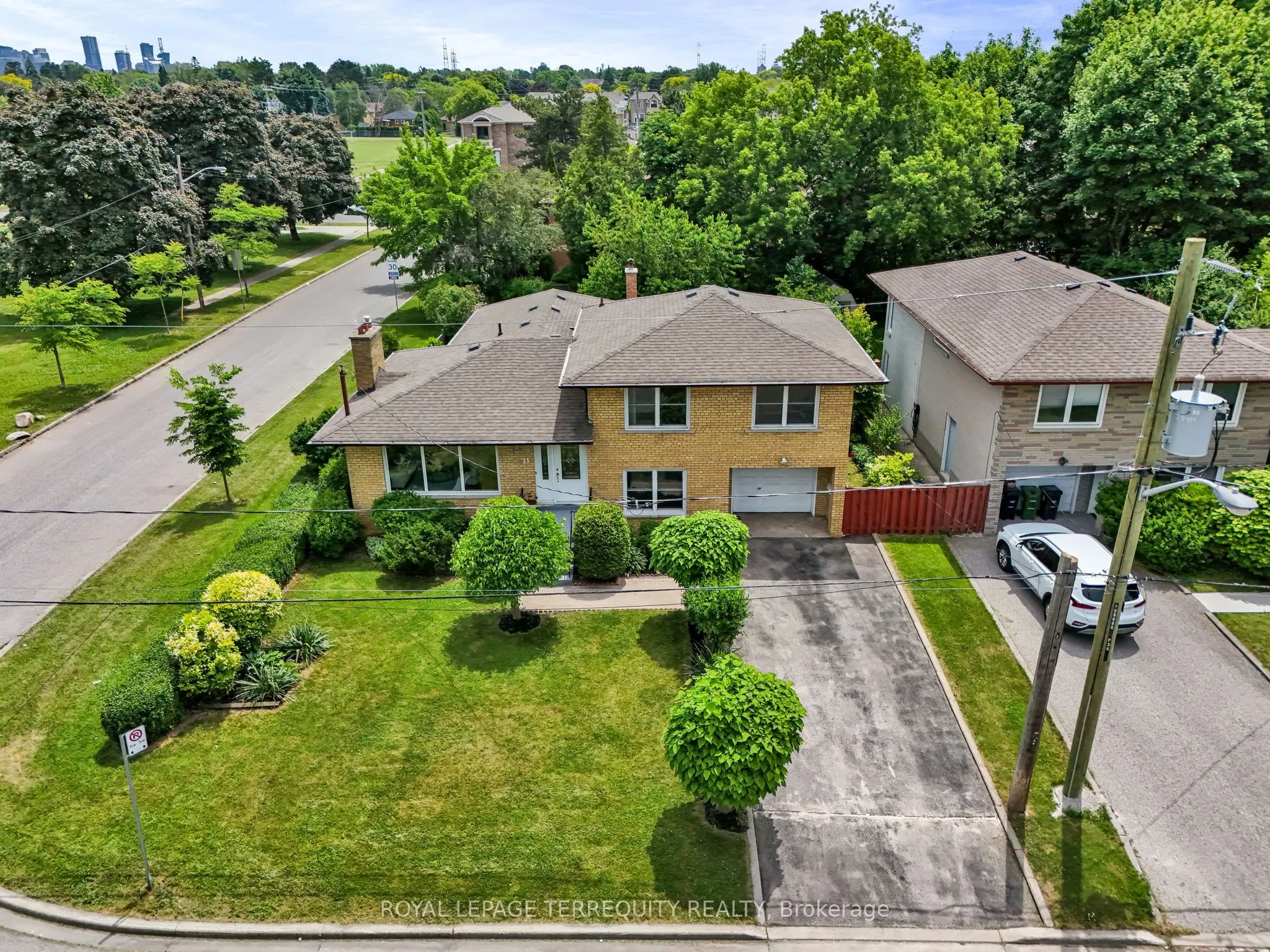 35 Lissom Crescent, ON M2R 2P2