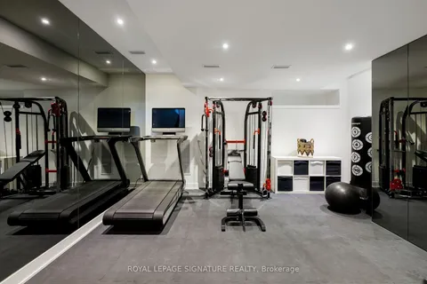 17 Lakeview Avenue, ON M6J 3B2