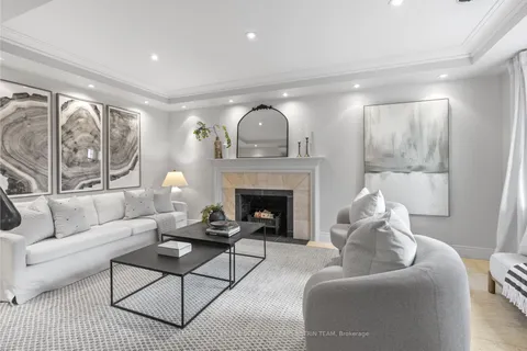 32 Parkhurst Boulevard, ON M4G 2C6