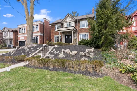 32 Parkhurst Boulevard, ON M4G 2C6