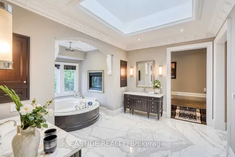 5 Swiftdale Place, ON M3B 1M3