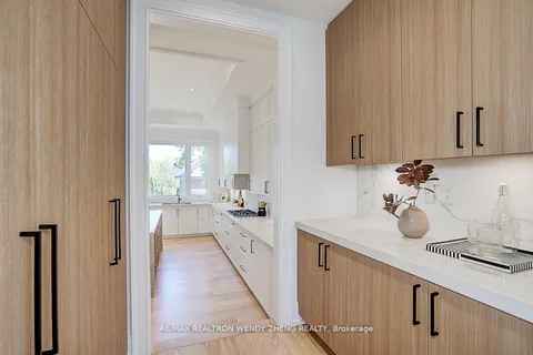 23 Cresthaven Drive, ON M2H 1L9