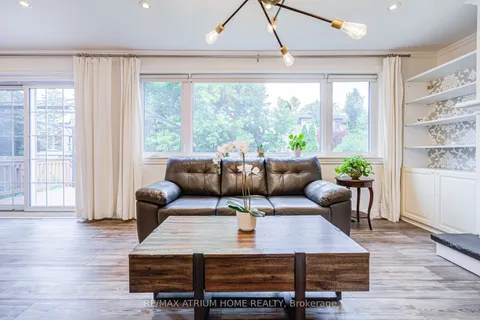 293 Poyntz Avenue, ON M2N 1J8