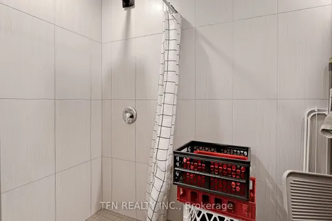 237 Gerrard Street, ON M5A 2G1