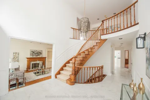 11 Riderwood Drive, ON M2L 2X4