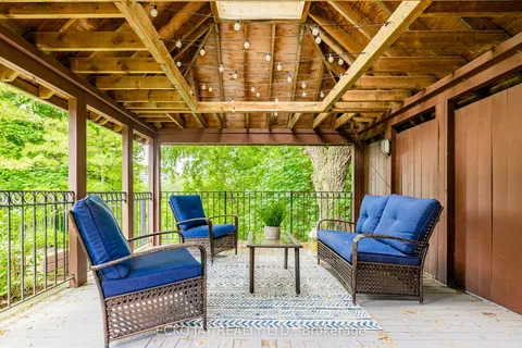 45 Broadleaf Road, ON M3B 1C3