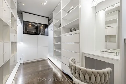 45 Broadleaf Road, ON M3B 1C3