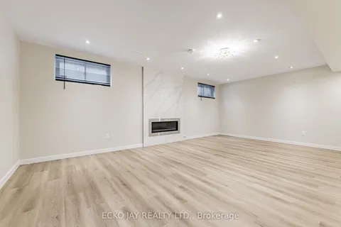 45 Broadleaf Road, ON M3B 1C3