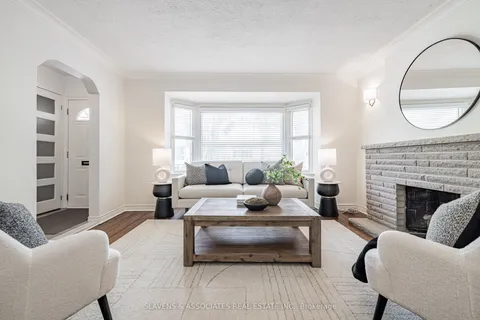 523 Glengarry Avenue, ON M5M 1G2