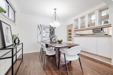 523 Glengarry Avenue, ON M5M 1G2