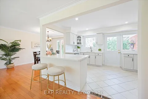 17 Ravenscroft Circle, ON M2K 1X1