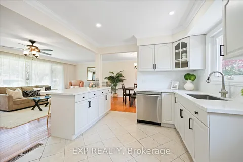 17 Ravenscroft Circle, ON M2K 1X1