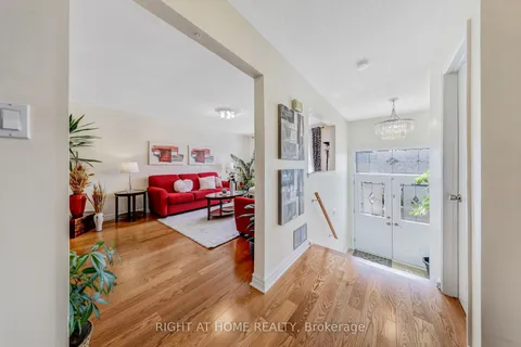 157 Dollery Court, ON M2R 3N9