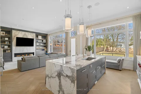 6 Stubbs Drive, ON M2L 2R1