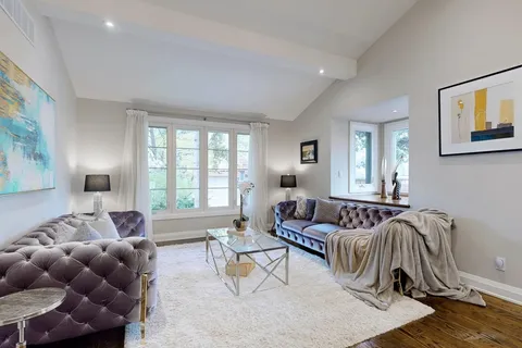 43 Bamboo Grove, ON M3B 2C8