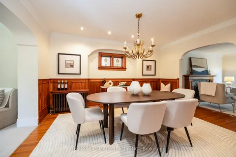 18 Rolph Road, ON M4G 3M6