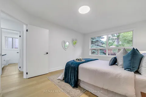 250 Acton Avenue, ON M3H 4J1