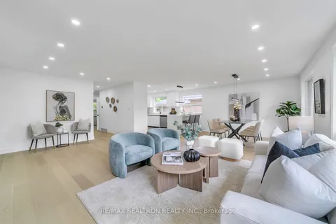 250 Acton Avenue, ON M3H 4J1