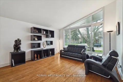 40 Arlstan Drive, ON M3H 4V9